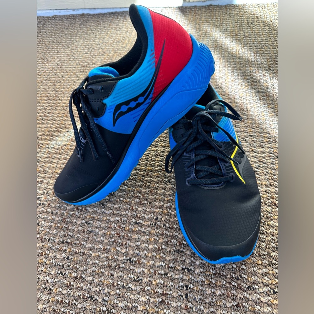 Saucony Women’s Guide 14 Runshield Nearly New Size 10